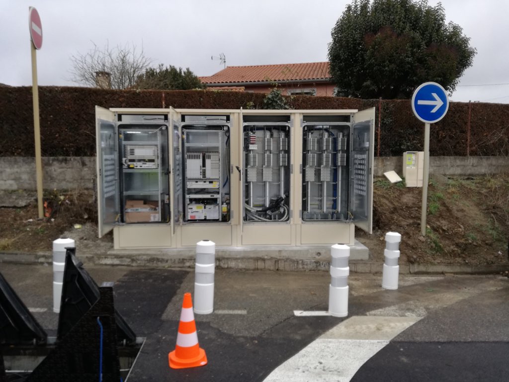 Le Très Haut Débit avance en <a href="/HauteGaronne/">Haute-Garonne</a> comme ici au #LHERM où la fibre optique arrive jusqu’à l’armoire PRM #PlanFranceTHD <a href="/GeorgesMeric/">Georges Méric</a> <a href="/annie_vieu/">Vieu annie</a>