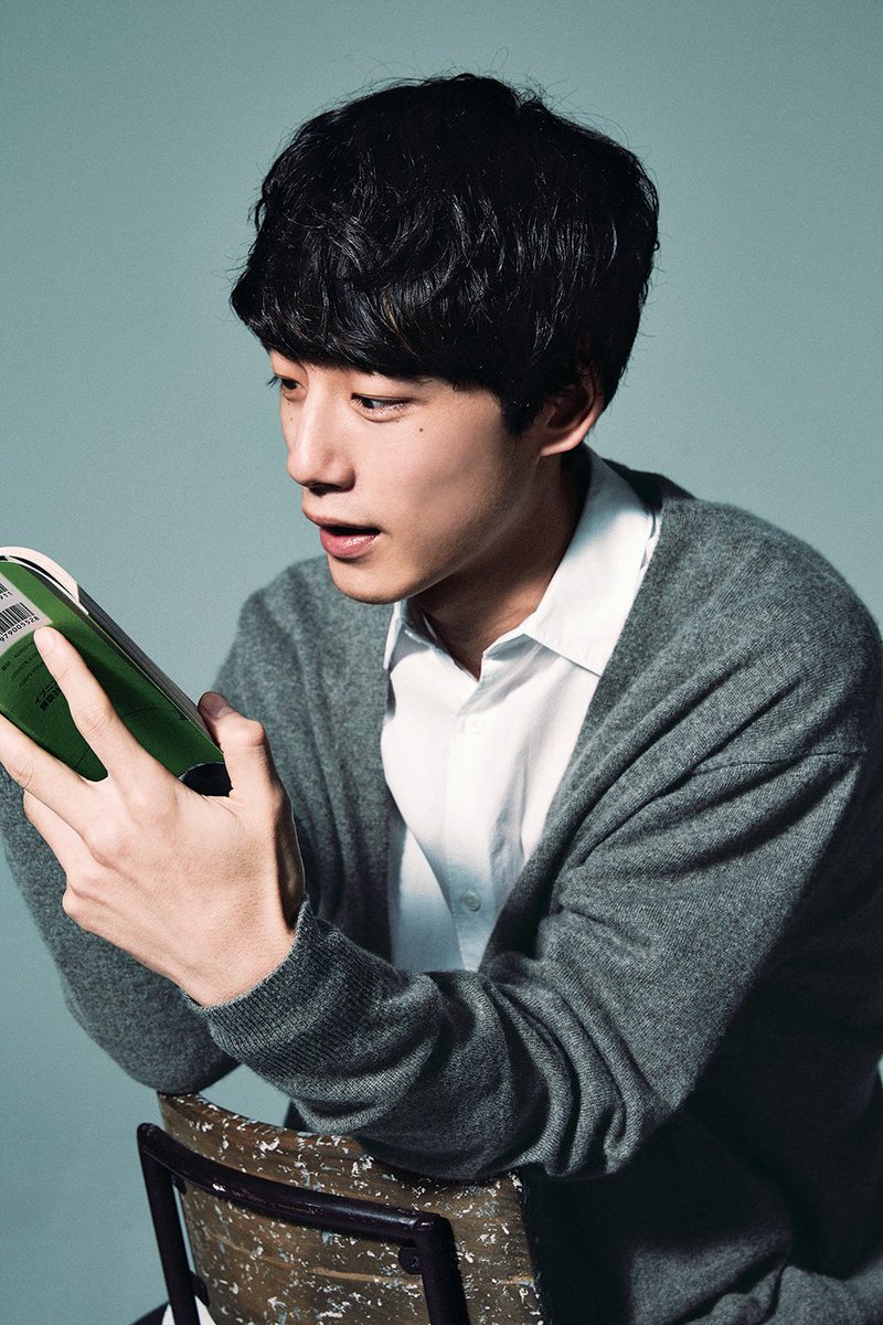 Elle Japan Pa Twitter 坂口健太郎 Kentaro S 711 さんが12月27日発売の エル2月号 に登場 場所も時代も 脳内トリップ できる5冊の本を読者のためにセレクト 読書家の坂口さんの語りに取材チームも引き込まれました 本特集 C Zenharu Tanakamaru T Co