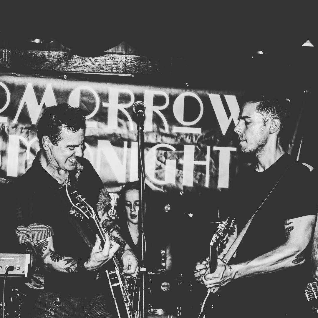 Playing at Duffy's Tavern tonight w/ The Feedbacks, Orbiting Deathray and Dead Walls! Snowball fight? #snowday #WinterSolstice #rocknroll #babyitscoldoutside Photo: Kenny Chase