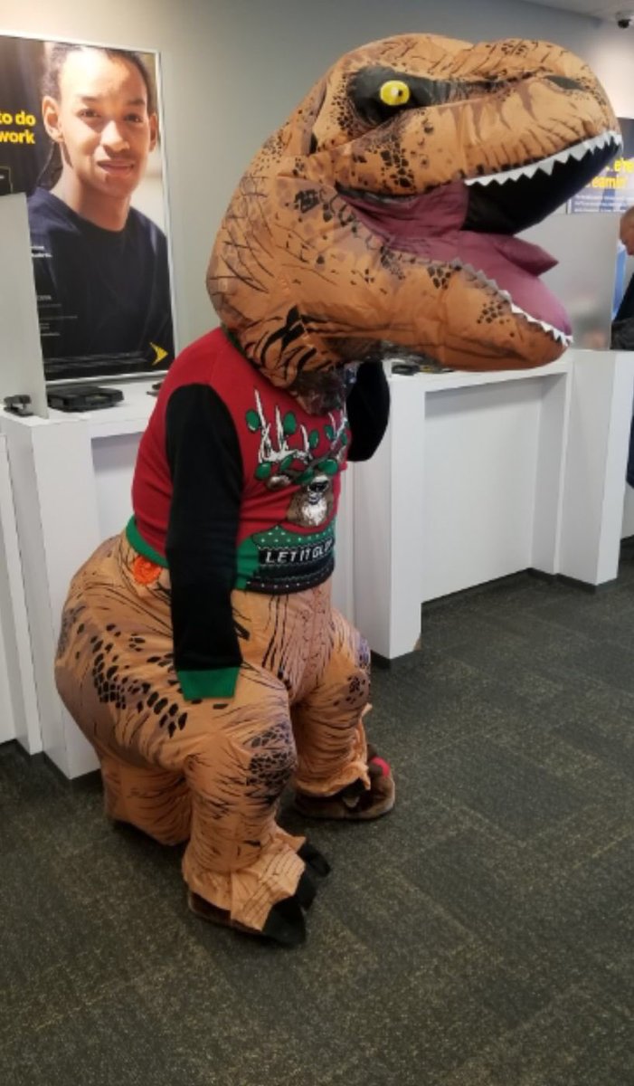 DFLIPPO777's tweet photo. Amarillo! Donβt have Sprint? Now is the time to make the switch! Lease 2 IPhone 8s and get the second on us! Offer ends Dec 31st. Stop paying more today! Check out our new store on the Boulevard or swing by our Westgate location. #WorksForMe #SprintFun https://t.co/fAnAqQqFfy