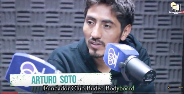 tv_Amaro's tweet photo. Hay gente “Chic” y hay gente “Choc”... yo nomino a Arturo Soto de @BudeoBodyboard a la caja de chocolates 🍫 #Moulie por su enorme contribución social!! 👏👍👏. RT pf!! https://t.co/clNW1A9PXc