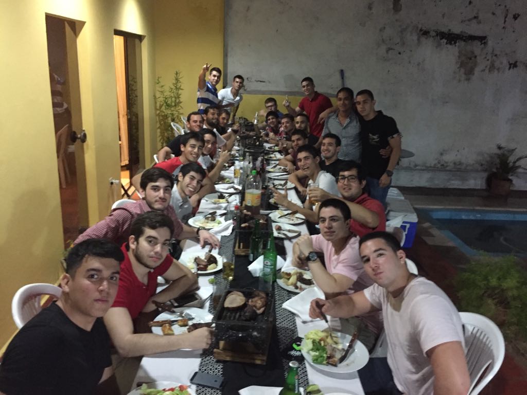 exasinter2015's tweet photo. Ya se acerca noche buena🎵🎶
Ya se acerca Navidad 🎵🎶
Para todos nuestros hijos🎵🎶 ( @napoli_2011 @ExaChape2016 @LaOtraPasion16 @chelsea07b )
El regaloo de papá 🎵🎶🎵🎶
Inter campeón Absoluto 2017 🔴🏆
#VamoInter https://t.co/DmQh9VLylr