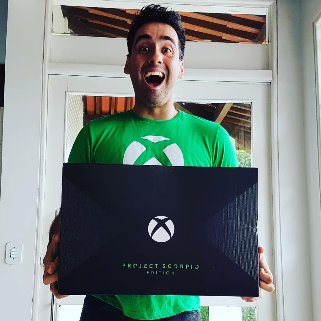 Paulo___Mendes's tweet photo. O console mais poderoso do mundo já está em mãos!! 💚🎮💚
Veeem Monstrão 👊
Aki é true 4K caraaai #XboxOneX
#ProjectScorpioEdition https://t.co/jzEZ4tPY3T