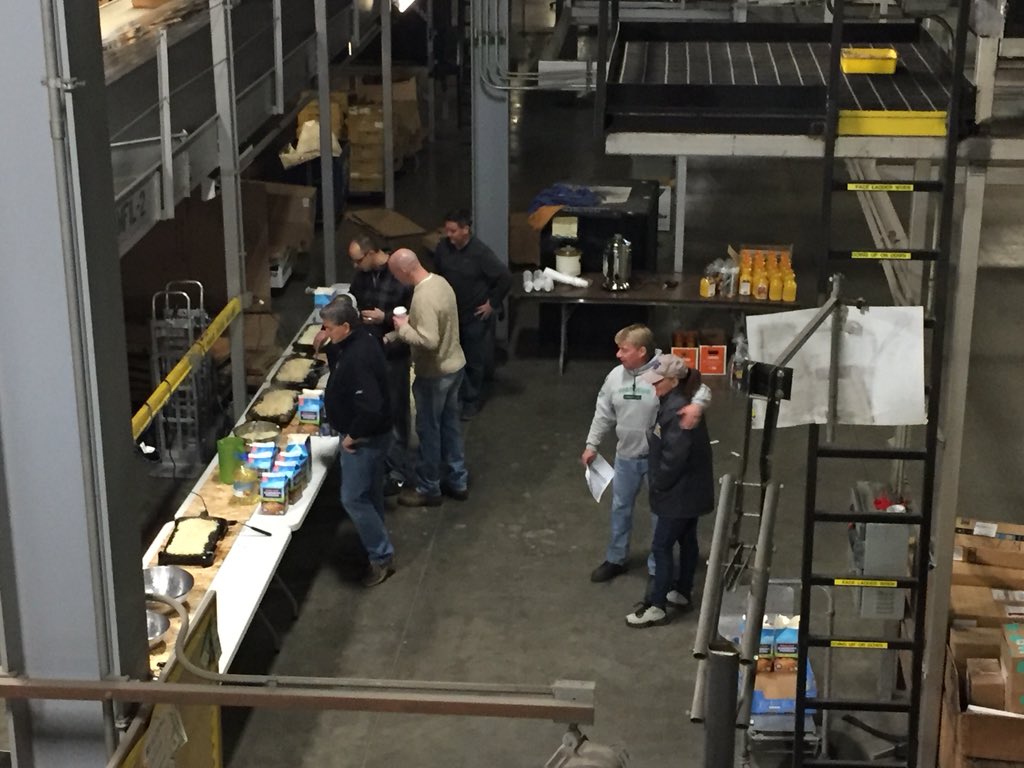 MonicaVail18's tweet photo. #caughtsafely even with all the cooking, no burns no accidents!.@DesertMTUPSers  @kennethcherry26 @MeredithCox16  @DarrenM95973400 https://t.co/6Rbtq1E5Zb