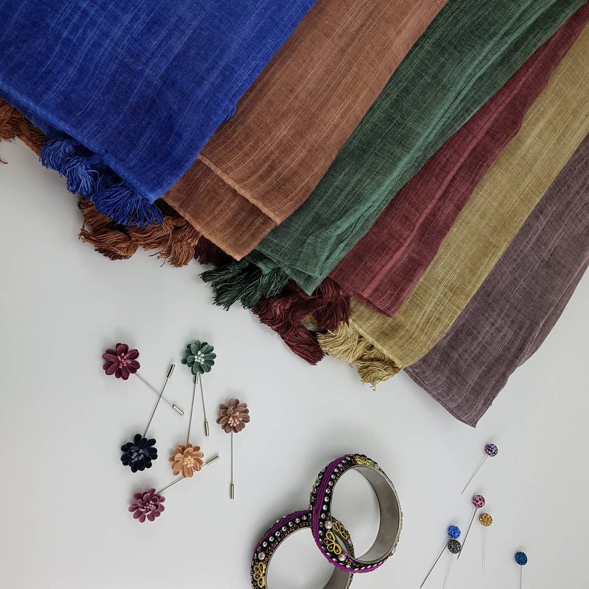 HiddenPearlsUK's tweet photo. Plain Cotton Hijabs with hijabs - New in stock these hijabs are rocking it! They come with delicatw tassels and are perfect for an added touch.
#hijabs #scarves #hijabstyles #chichijabs #ootd #hijabi #modestfashion #modesthijab https://t.co/jq8RZQp7N7
