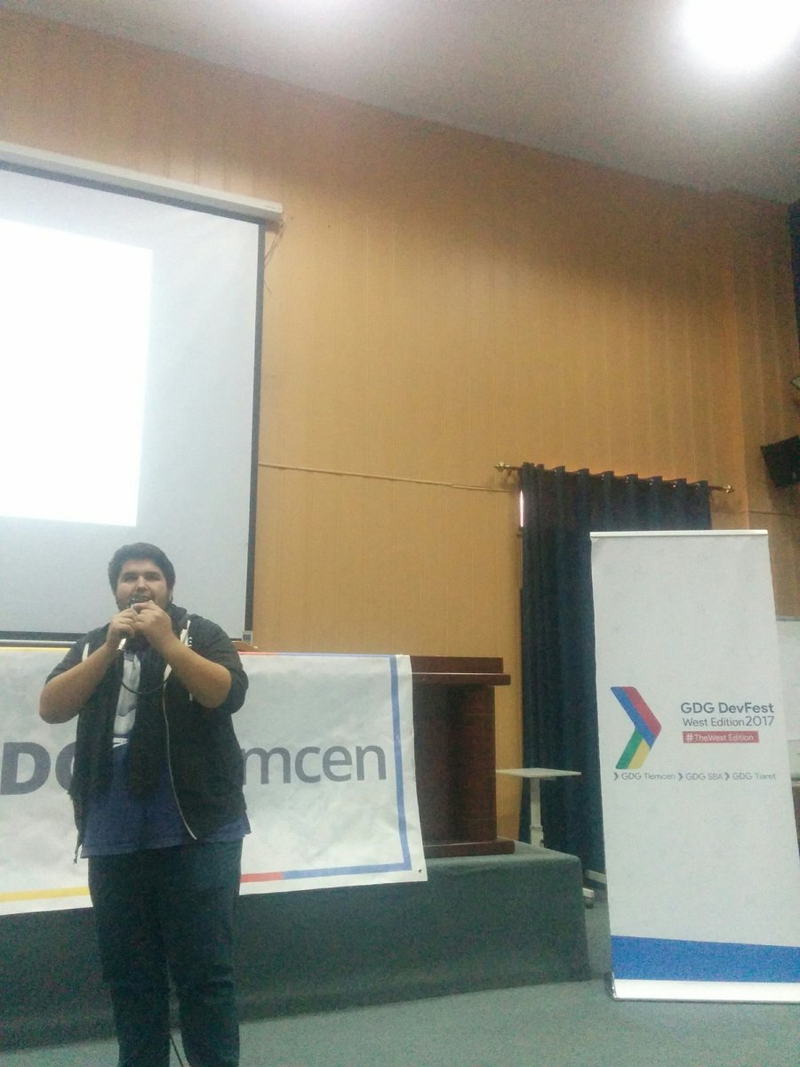 gdg_sba's tweet photo. Live #daydream #vr #ar at #df17west #devfest17mena #devfest17 https://t.co/PqEylbSv5G