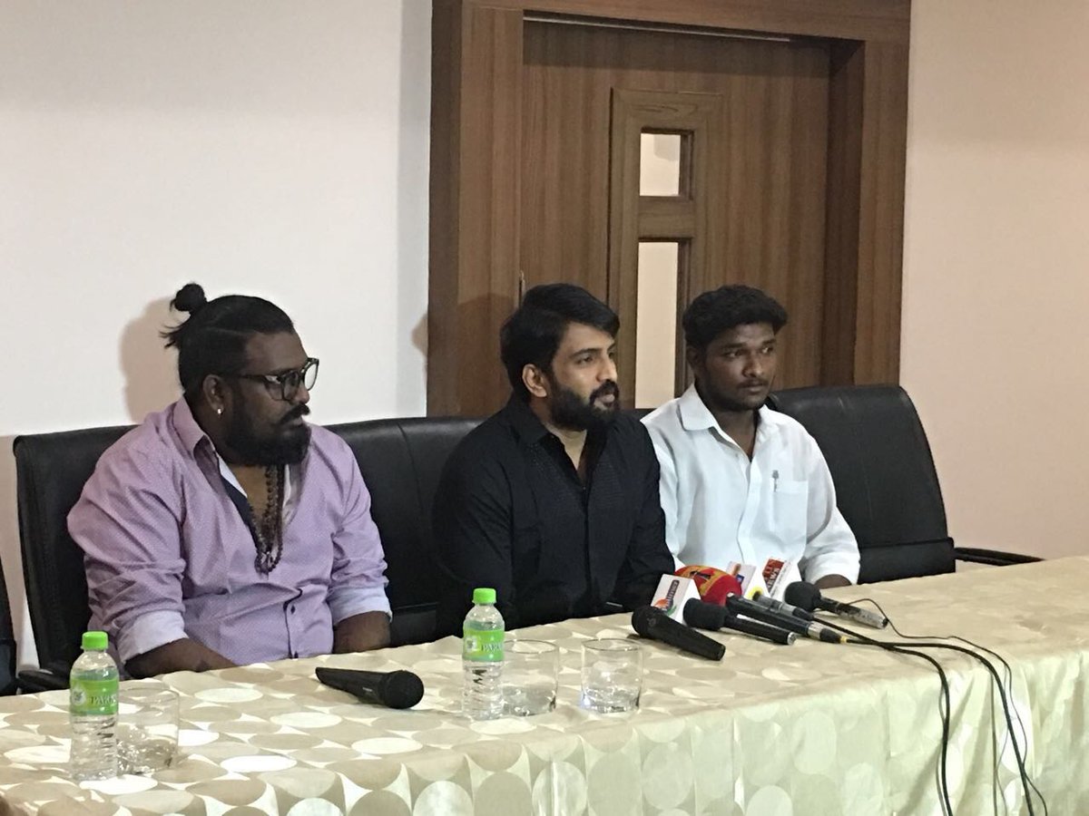 skycinemas's tweet photo. நடிகர்கள் ரஜினி, கமல் அரசியலுக்கு வந்தபிறகு, ஆதரவளிப்பது குறித்து முடிவு - நடிகர் சந்தானம் மதுரையில் பேட்டி
@iamsanthanam @thisisysr @SonyMusicSouth @sethuviscom @Actor_Vivek @I_am_Vaibhavi
#SantaAtMadurai #SPPRRunningSuccessfully
#SakkaPoduPoduRaja https://t.co/wTUcU9VeRI