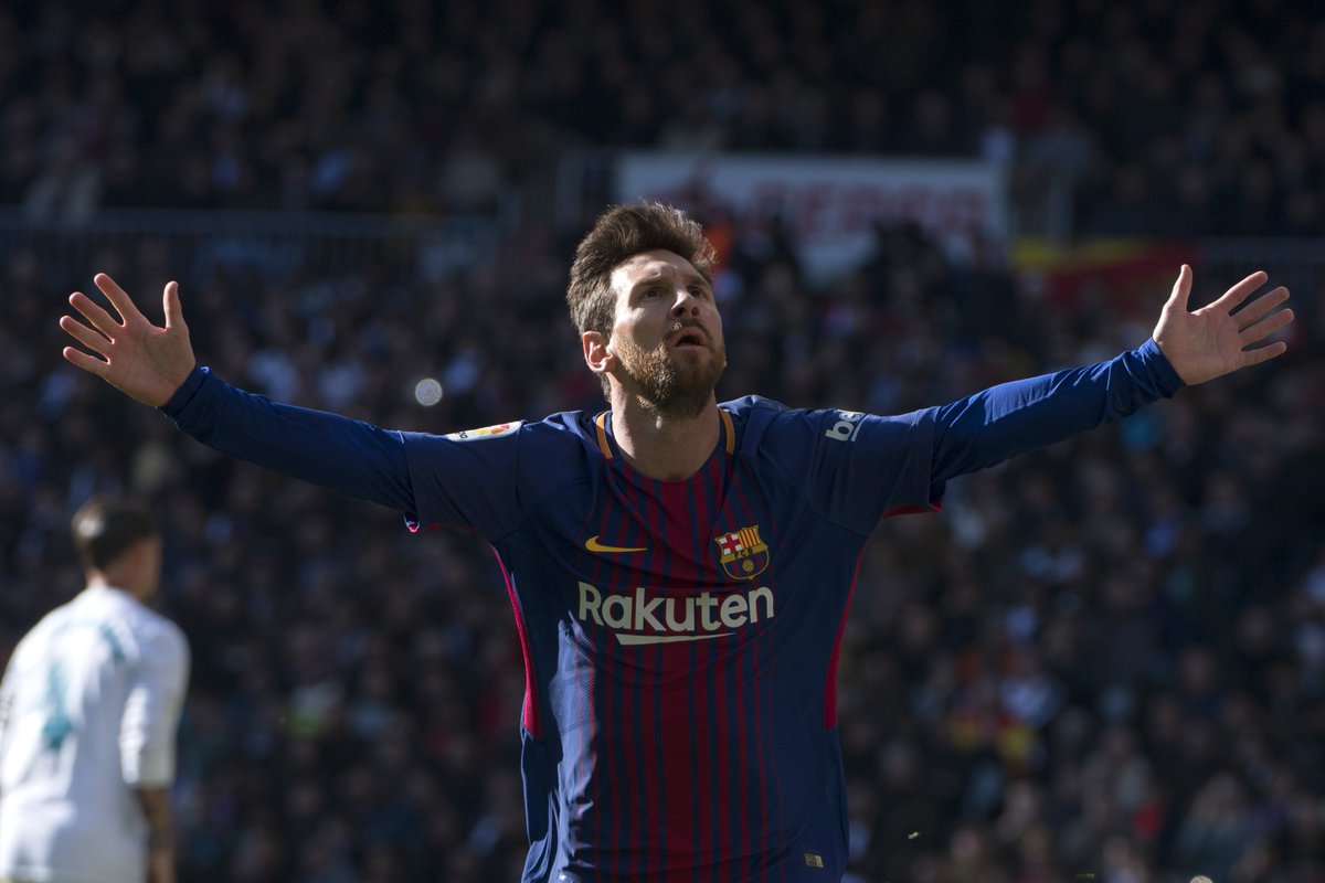 ChampionsLeague's tweet photo. Full time: Real Madrid 0-3 Barcelona #ElClasico 

Title race over? 🔴🔵 https://t.co/dPRTmUqoDV