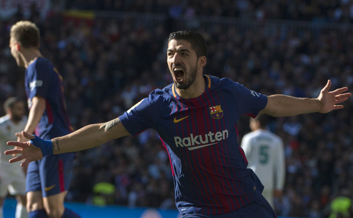 ChampionsLeague's tweet photo. Full time: Real Madrid 0-3 Barcelona #ElClasico 

Title race over? 🔴🔵 https://t.co/dPRTmUqoDV
