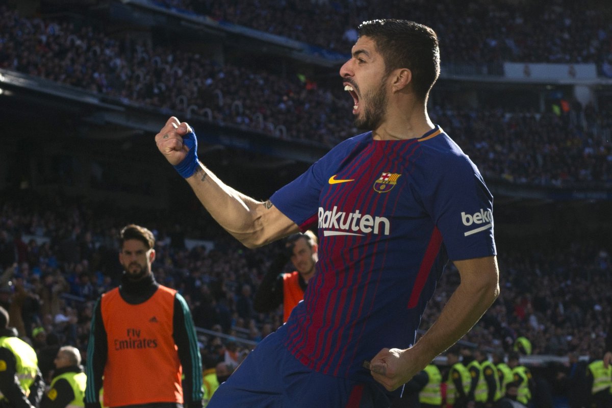 ChampionsLeague's tweet photo. Full time: Real Madrid 0-3 Barcelona #ElClasico 

Title race over? 🔴🔵 https://t.co/dPRTmUqoDV