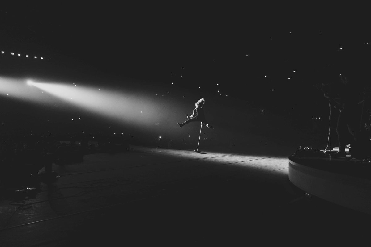 jdoreofficiel's tweet photo. Que ce show était fou, que cette tournée était belle, quelle histoire entre VOUS &amp; NOUS ...❤️
#JDTour #GrandeHistoire #Unique https://t.co/93cIHGc4Ag