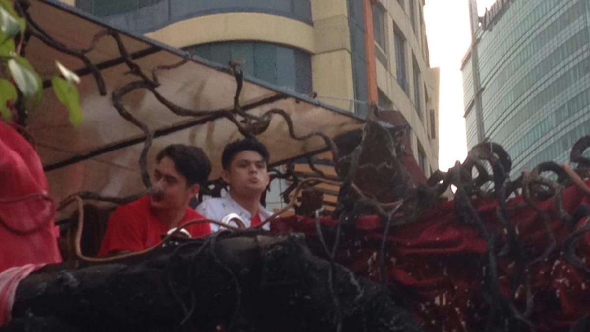 riviethefangirl's tweet photo. #MMFF2017 #HauntedForestFloat #HauntedForest #MMFFParadeOfStars @Hashtag_DonJon we love youuu https://t.co/SQNhXtGTEw