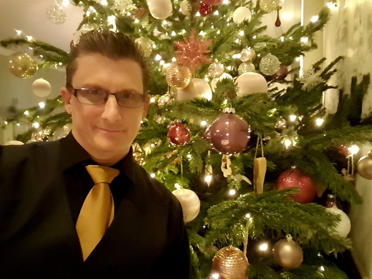 gregcanestrari's tweet photo. Christmas time at some of my gig venues in London. Here's to a happy and prosperous 2018! #savoy #coworthparkhotel #millenniummayfair #pinebar #coworthpark #musicians #happydays #actorlife https://t.co/M05G3ev0ql
