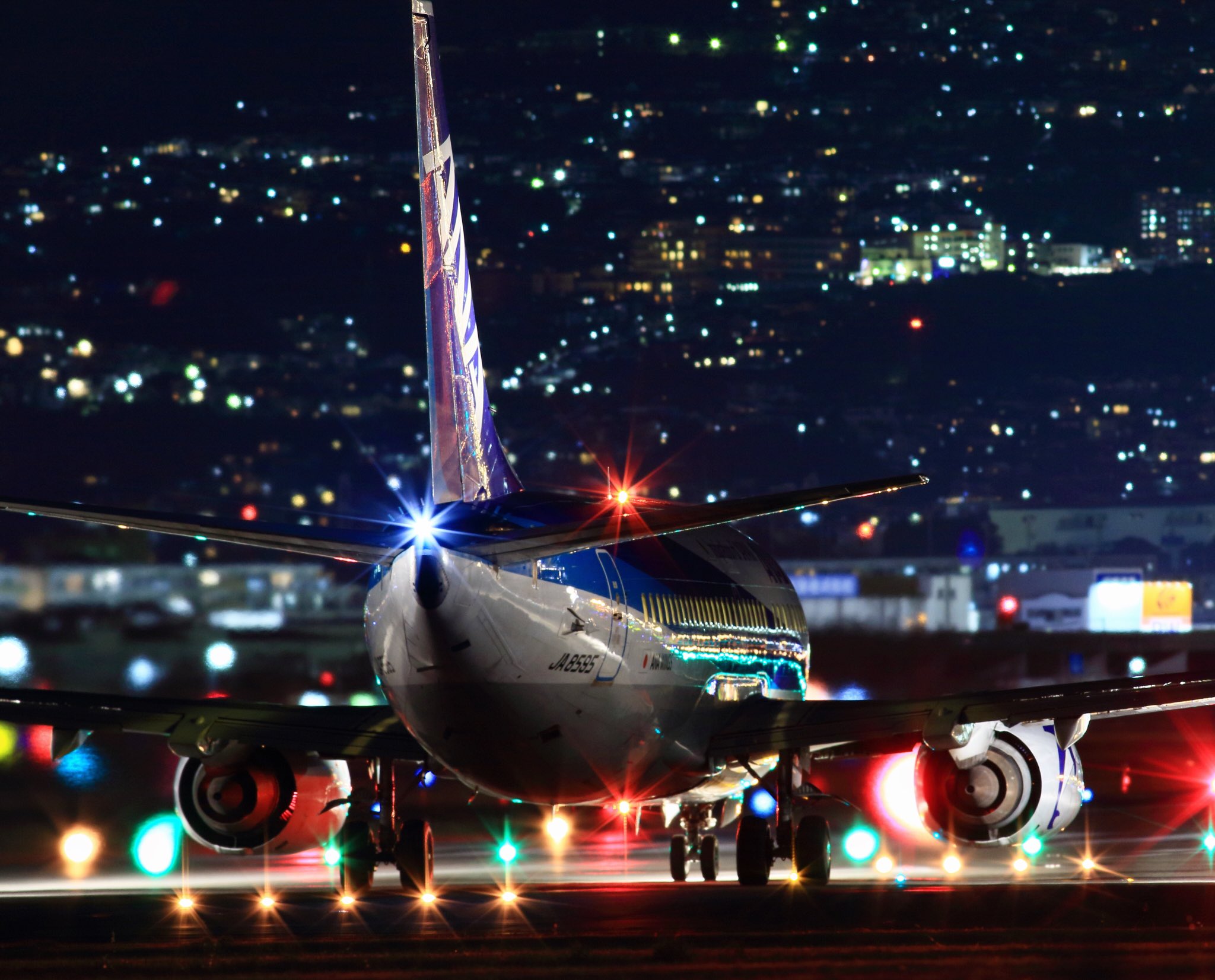 Fatman128 Auf Twitter 去年の今頃の写真 ソラマニ ヒコーキ 全日空 伊丹空港 空港夜景 夜景 ドルフィン 寒かった T Co Sdyd55fvmr Twitter