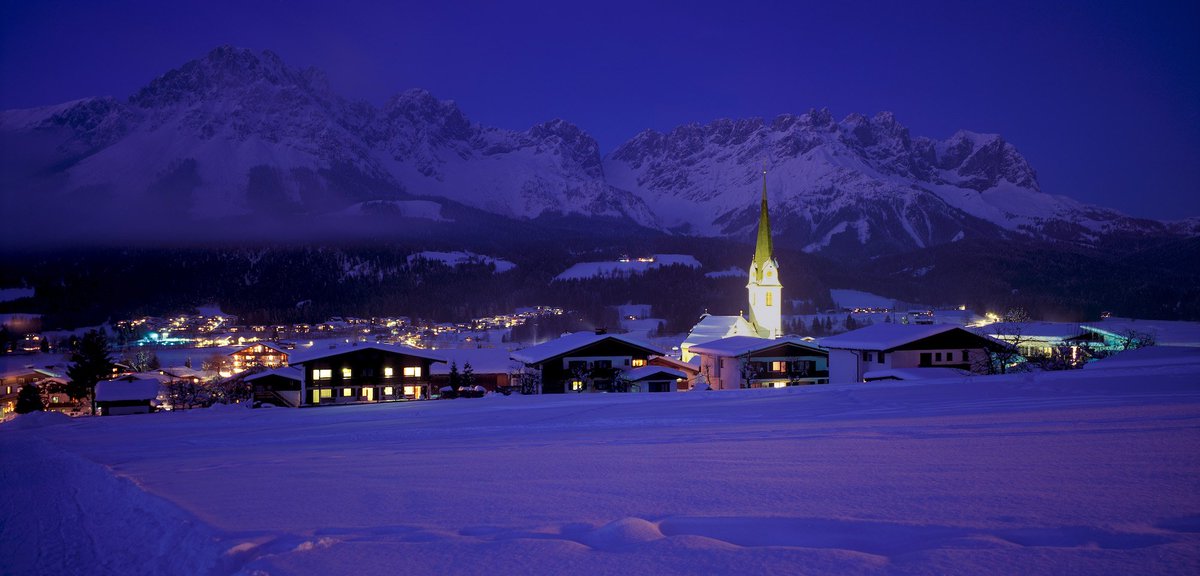 We wish you a merry Christmas with you families and friends and all the best in 2018! 🎅❄️🏂
Your SkiAustria Team
