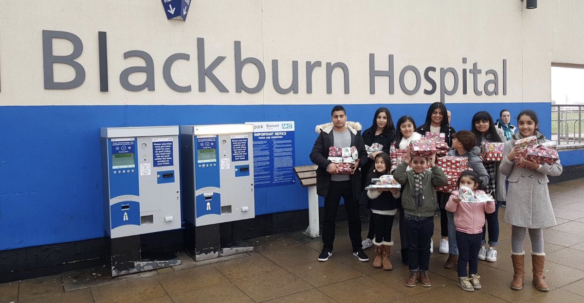 GoldmarkCom's tweet image. Awesome effort by the Goldmark team collecting  and distributing parcels of joy!!! 

Thanks to all your generous support and our crew of helping elves we were able to purchase, wrap and drop the gifts to some wonderful children at @DerianHouse and @EastLancsHosp.
