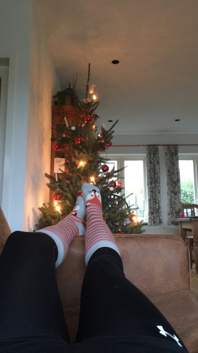 MichelleNaess_'s tweet photo. Post handling practice with the sister in law #UCLWRFCFitMass excuse the lack of mud, she didn’t want me to tackle her 😂 #checkoutmysocks!! https://t.co/ZzHOnoMhVB