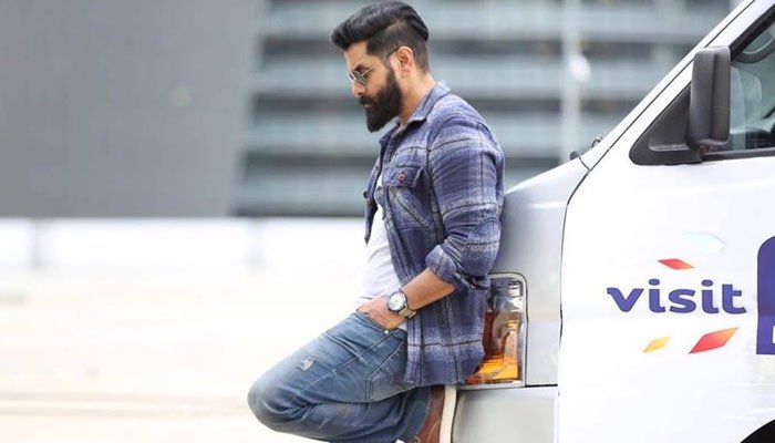 krishnacomplex's tweet photo. #Chiyaan #Vikram’s Sci-fic Thriller with #AnandShankar is at the Fourth Position which had most number of housefull shows for #Chiyaan film in recent years.
 @anandshank  @shibuthameens  @Jharrisjayaraj  @theedittable  
#KrishnaComplexTop10 #Top10_2016 https://t.co/Ja3gJoehHx