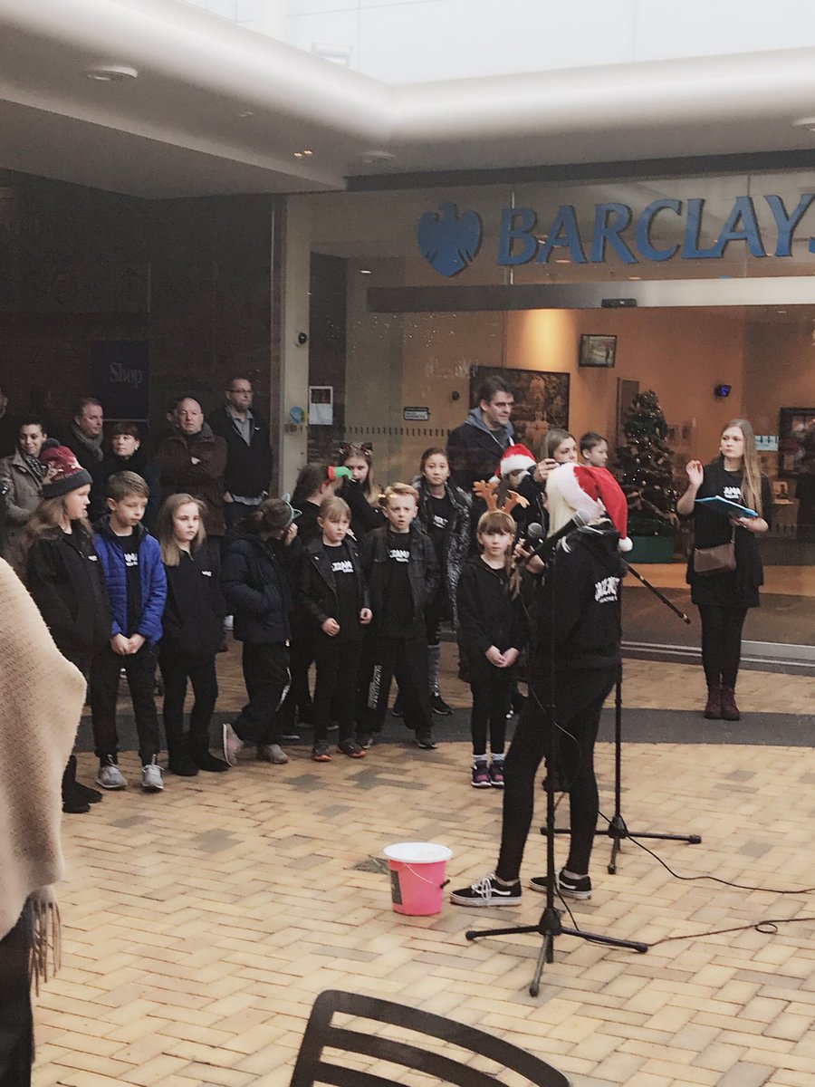 nanazhao tweet media