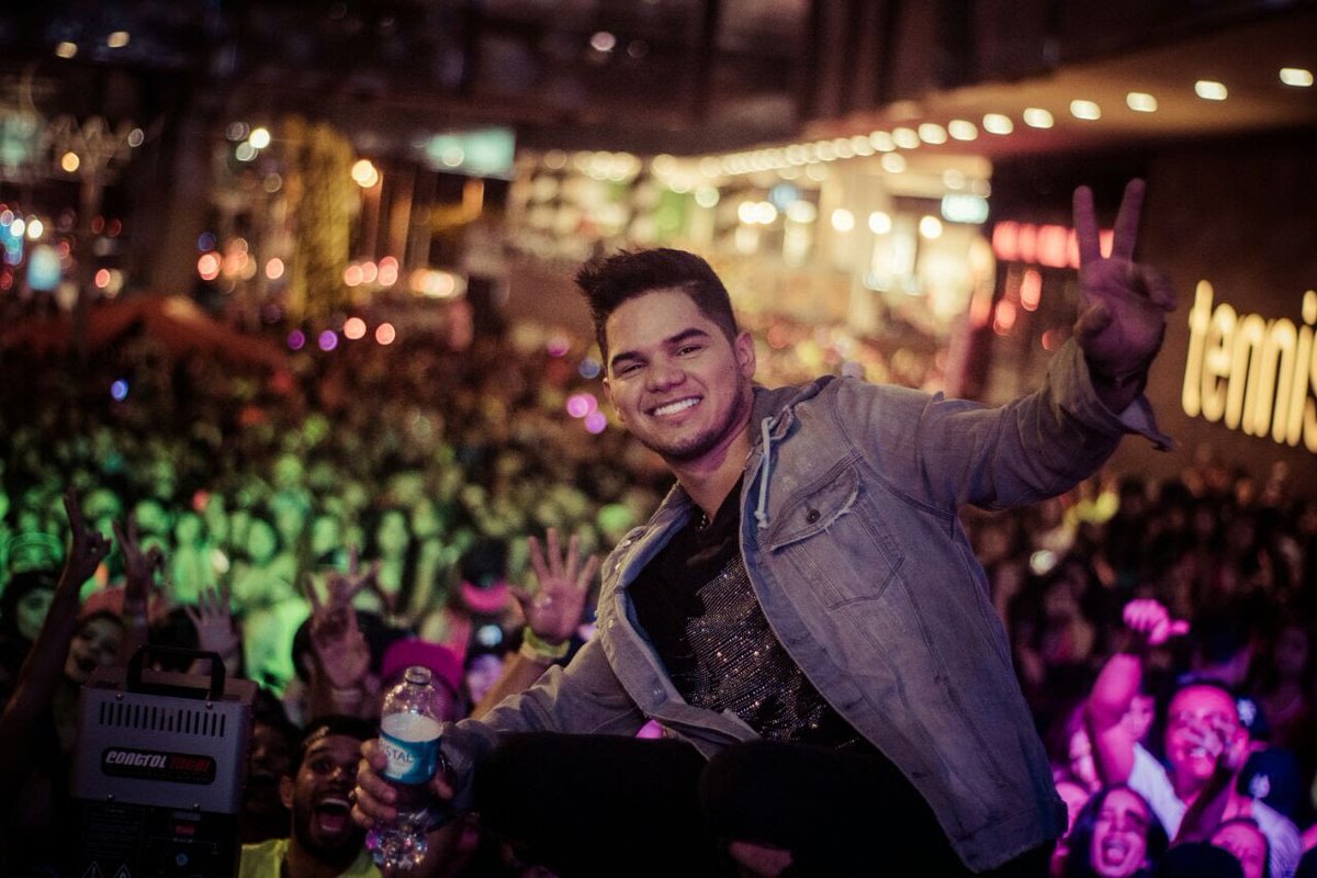 tebacheoficial's tweet photo. Esos momentos que uds convierten en algo inolvidable! #aquiestoyyo #soytucura https://t.co/4LVzqaVWRg