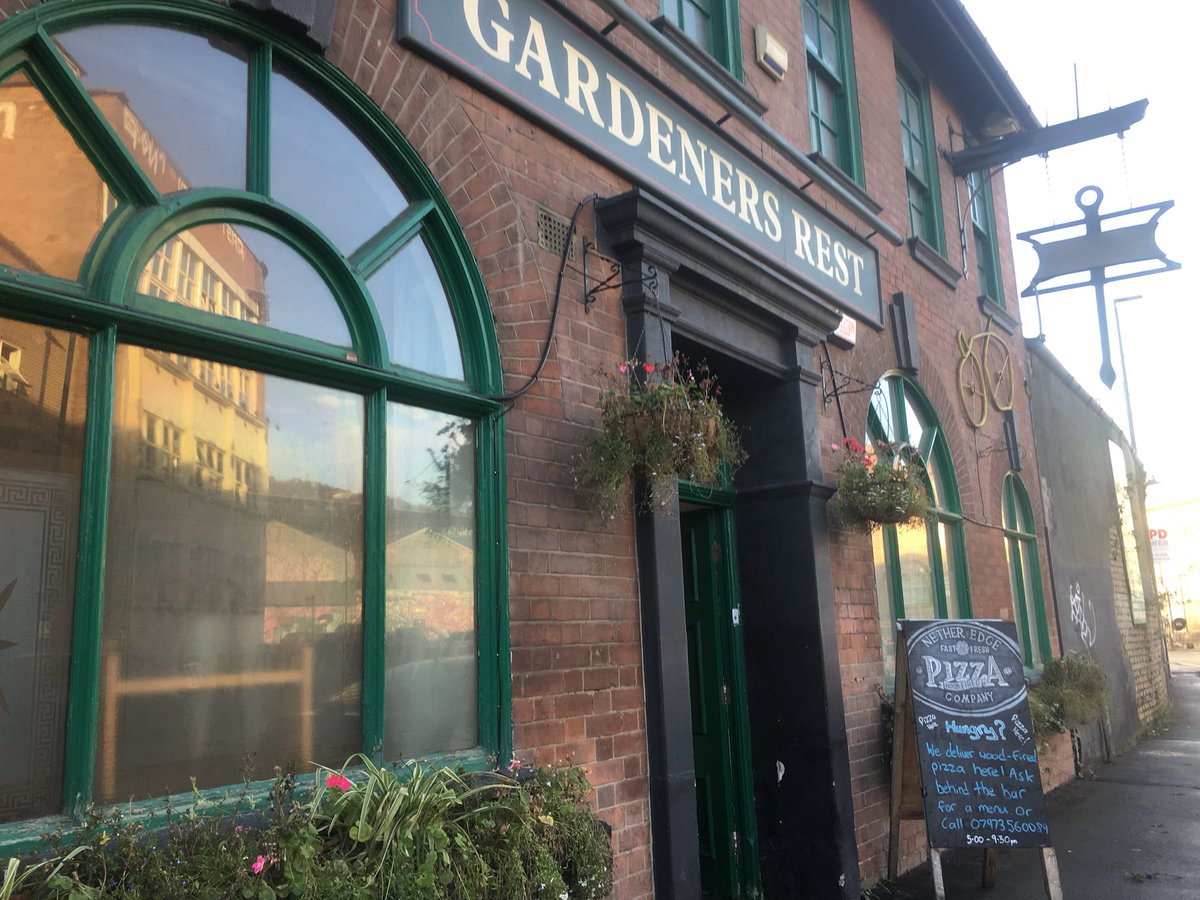 NEPCoPizzeria's tweet photo. We now deliver to the  @GardenersComSoc #KelhamIsland. Menus behind the bar. @NetherEdgePizza @KICA_in_Kelham @thisiskelham @KelhamConcrete @92BurtonRd #PizzaBeer https://t.co/2SSmdESpd5