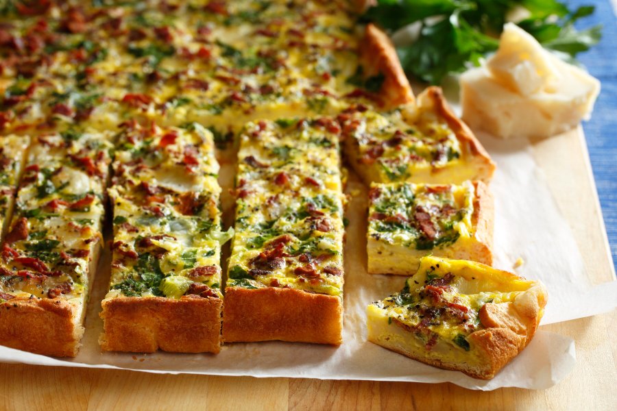 eggsmanitoba's tweet photo. Prepare Christmas brunch ahead and feed your crowd with #12DaysofEggs Cheesy Bacon Squares https://t.co/6FFtdLIm8s #2DaysTillChristmas #Christmas #recipes #holidaymenu #HolidayEats #Holidays #Eggs #foodie #theincredibleegg https://t.co/0X5DrZ5ATZ
