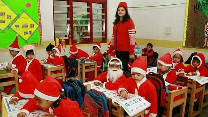 सनातन संस्कृति आज भी अपनी गरिमा व गौरव के कारण पूरे विश्व में प्रसिद्ध है!
परंतु दुर्भाग्यपूर्ण,
आज की युवा पीढ़ी अपने गौरव व इतिहास को भूल कर पश्चिमी देशों का अनुकरण कर दुःखी व अशांत हो रहें हैं!

#Green_Xmas
#GreenChristmas 

<a href="/hindu_g/">Hindu G</a> <a href="/AsYouNotWish/">Sonam Mahajan</a> 
<a href="/noconversion/">No Conversion</a> <a href="/SG_HJS/">Sunil Ghanwat 🛕🛕</a>