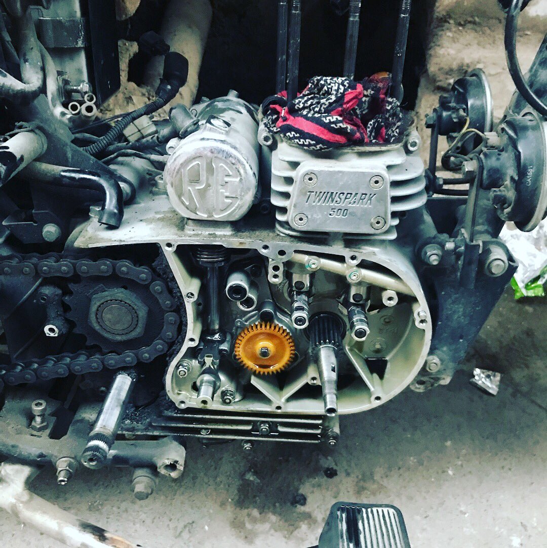 maverickshahzad's tweet photo. #RoyalEnfield #standard500 engine work progress at #BikersClinic
#Bullet #500
#maverick #shahzad https://t.co/9Yul024Ljd
