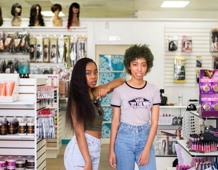 ChangeThePlay's tweet image. Salute! Ladies! - @webuyblack 
Sisters Kayla and Keonna Davis  made history this year, as the youngest Black women to open a beauty supply in the U.S. when they  opened KD HairCare Supply ( @kdhaircarellc ). These ladies are only nineteen and twenty-one … ift.tt/2D2R2Kb