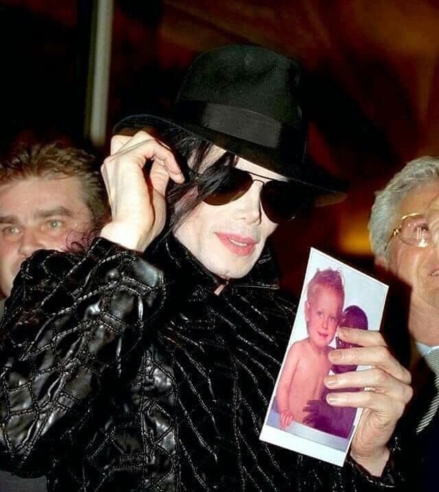 MICHAEL JACKSON tweet media