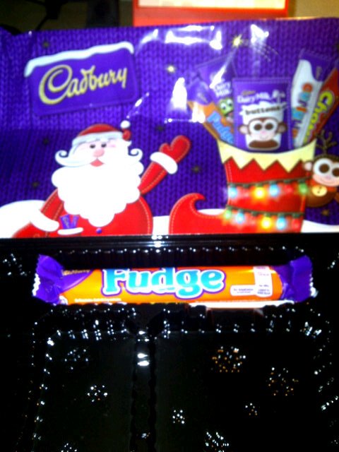 chaplin27's tweet image. @cadburyuk #fudgegate #selectionbox Any Offers!! #SeasonsGreetings