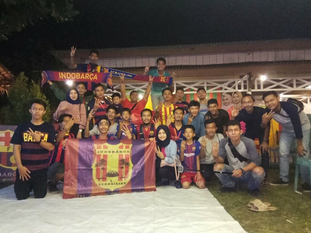 INDOBARCA_SLT's tweet photo. Terimakasih Cules ya Angel telah berpatisipasi bersama kita. Full time Real Madrid 0-3 FC Barcelona. #NOBAR #NOBARELCLASICO #ChapterEvent https://t.co/hDdfUWyuQZ