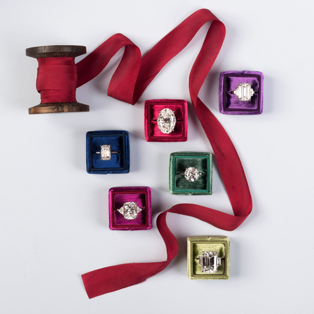 KwiatDiamonds's tweet photo. Feeling festive with these Kwiat diamond rings. Which one gets you into the holiday spirit? https://t.co/orXhS51ayH #SeasonOfSparkle https://t.co/5T52dnI0b6