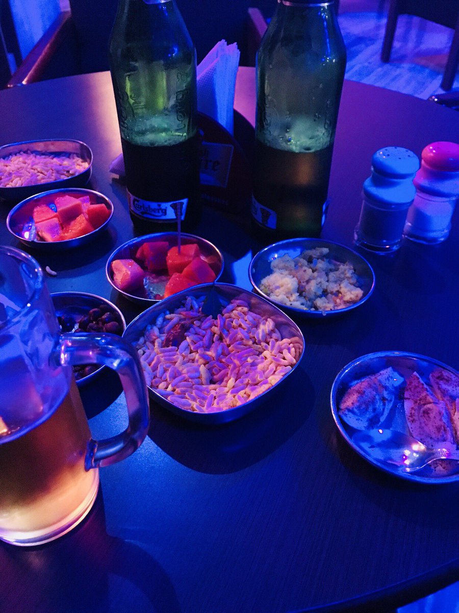 Mayavi_'s tweet photo. Happy weekend🍻 #AarVee https://t.co/lyxCkzDeaC
