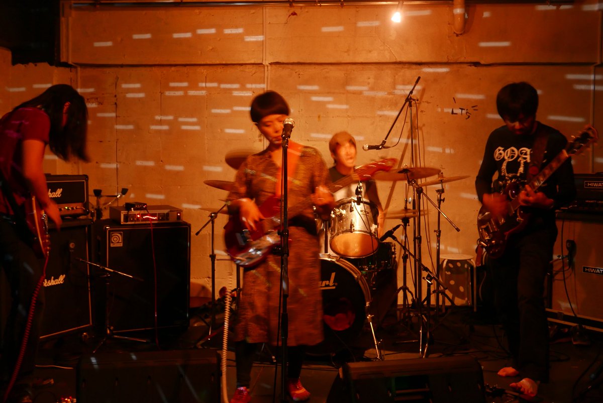 kamaji_drums's tweet photo. すごい楽しくて刺激ある一日でした!
こーゆー場を作ってくれた、かめいさんに感謝です。
acid mothers temple最高した!
まさかの大大好きなプライドアンドグローリーも聴けて嬉しかった。
#sungaze
#ハッカとニッキ
#oldemada feat SxGx
#crapnet
#acid mothers temple https://t.co/cKbmj7llwc