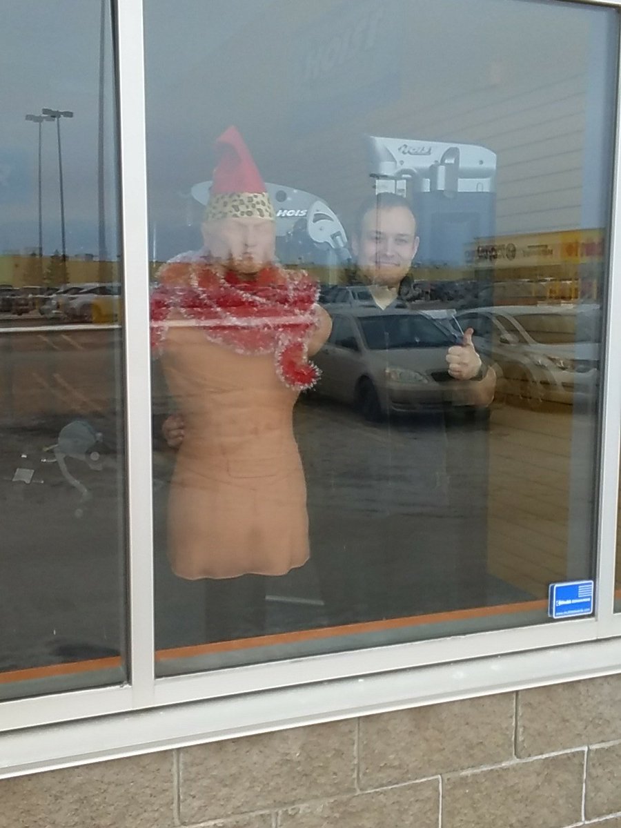 Bob and Devon are waiting for Santa <a href="/SpartanMoncton/">Spartan Moncton</a> Come on over and give the gift of fit! 10-5 today 10-3 tomorrow!