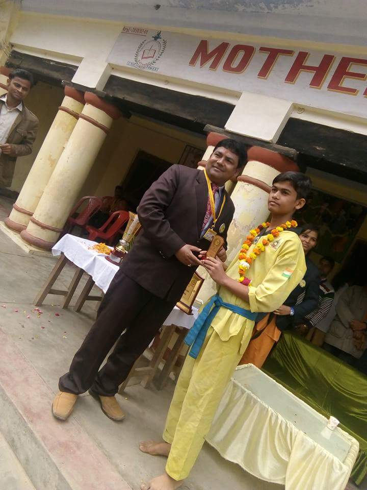 tyasportindia's tweet photo. Today Grandmaster Sudhir Sir&amp; Mr.Pramod kumarsir Superintendent of Police  balrampur(u.p)is awarding  up warriors team team &amp;coaches for superb performance in 5th Thighyogaart (sport)National Championship
@ChetanChauhanCr @myogiadityanath @PrakashJavdekar @Ra_THORe @narendramodi https://t.co/XhIdGM8f4z
