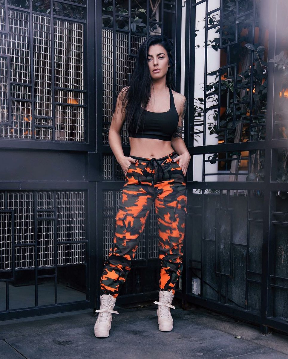 hellbcund_'s tweet image. 😏