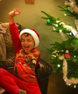 2TravelDads's tweet photo. Because: T'is the season-Holiday Traditions: Christmas trees and #HowWeFamily https://t.co/6gnnHe2HKz #holidays #traditions #familytime #ChristmasTrees
Whats your favorite #holidaytradition? #kidslovechristmas https://t.co/XLSLg6VtzJ