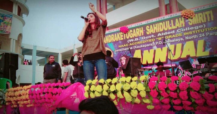 Subhamspeak's tweet photo. U were Awesome today,,so energetic @sayantika12 ..Late hyecilo jete amar but bhir thhele ekdom tomar samney chole gecilam,,dekhte paoni??
ar dekhte jodi peye thako,dakoni kno??😘😘😋😋 #CSSM_College #Berachampa https://t.co/1UTlE0Ss6v