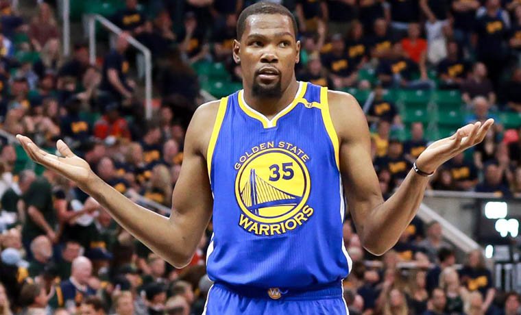 CaraotaDigital's tweet photo. #ResumenNBA Golden State venció a Lakers y ya acumulan 11 victorias de manera consecutiva/ Via @CaraotaDeportes https://t.co/K1DdF3iCoo https://t.co/784cUHMWw2