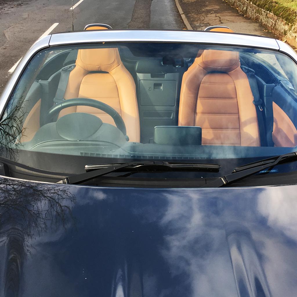 FIAT_UK's tweet photo. With heated seats and looks to envy, who says the roof has to go up in winter? #FiatLife https://t.co/u9XFhCFzGV