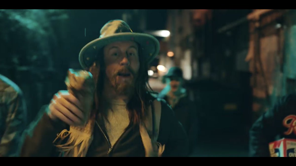 hectorrrcd's tweet image. HAHAHAHAHAJAJAJAJAJA I LOVE IT 😍🤣🤩👏🏻
#CornerStoreVideo  
@macklemore GREAT JOB MAN! 
CORNER STORE‼️