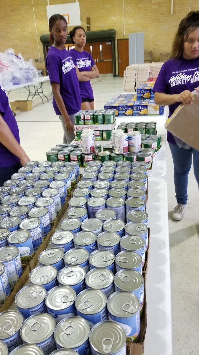 TheMJFoundation's tweet photo. Good morning #NOLA! Our @TheMJFoundation volunteers are excited to pack holiday baskets with @CollegeTrackNO #ProjectREWARDS students for deserving families in #NewOrleans! #TMJF #HolidayDinnerBasketSurprise #WPMOYChallenge + Jenkins https://t.co/G4JZ3hmSZv