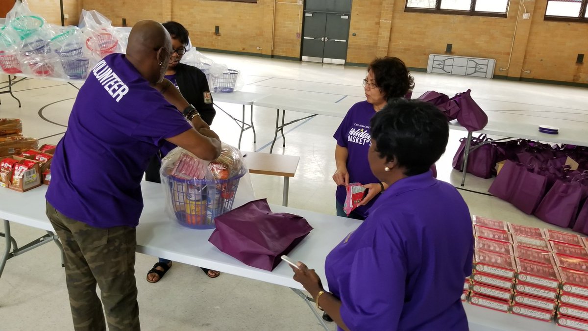 TheMJFoundation's tweet photo. Good morning #NOLA! Our @TheMJFoundation volunteers are excited to pack holiday baskets with @CollegeTrackNO #ProjectREWARDS students for deserving families in #NewOrleans! #TMJF #HolidayDinnerBasketSurprise #WPMOYChallenge + Jenkins https://t.co/G4JZ3hmSZv