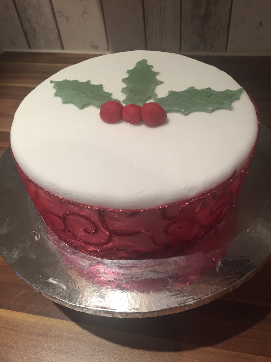 KitchenPembs's tweet image. A gluten free, a minimal iced and a nut free Christmas cake out for delivery as I type! #MerryChristmas2017 #Pembrokeshire #wales