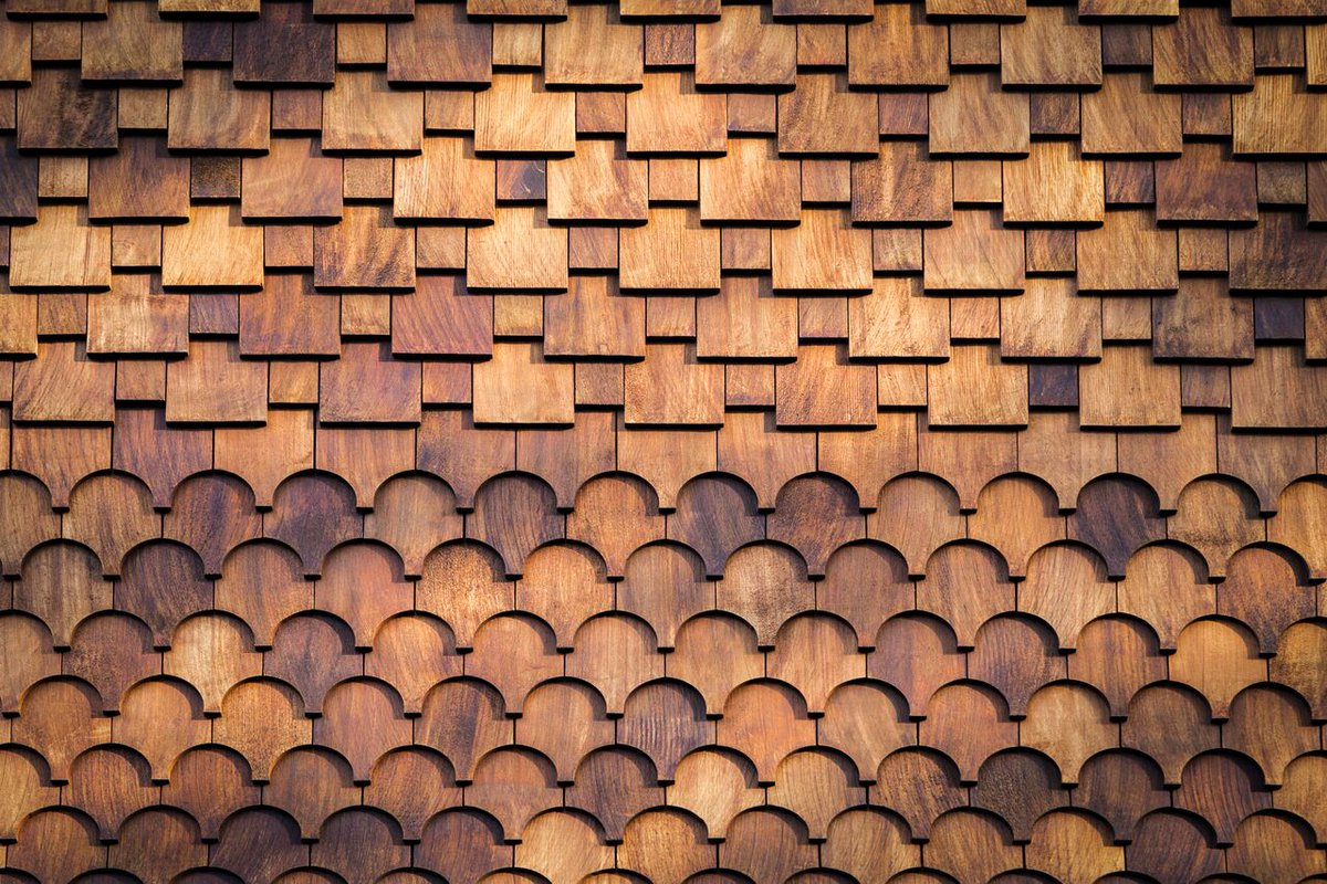 PlanetaDsgnGrp's tweet photo. Symmetrical siding. #designobsessed #shingle #pattern #exterior #wood #design #interiordesign #exteriorinspo #exteriorenvy #designenvy #homeinspo #hometour #luxurylifestyle #instamood #bostonarchitecture #architectureinspo #goals #detail https://t.co/LEpBtBMUZ8