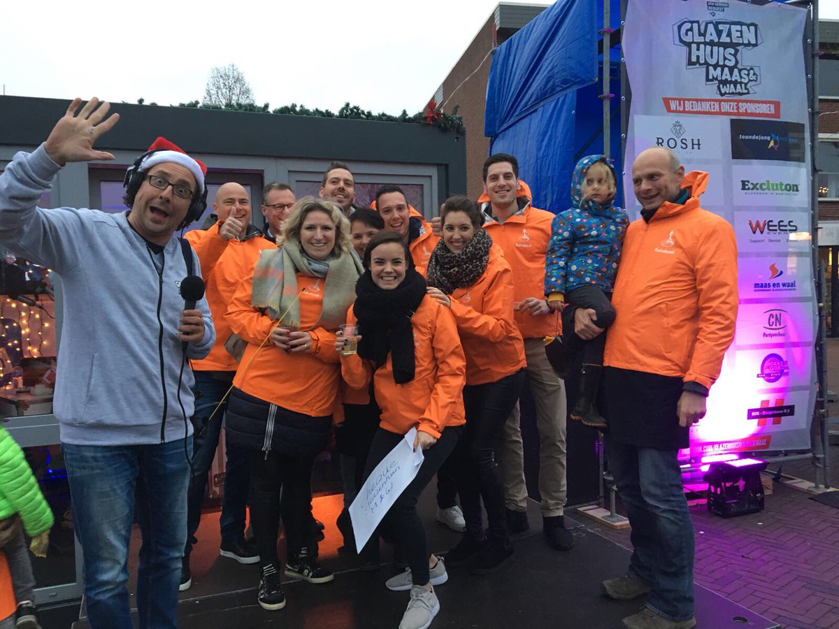 Anke_Driessen's tweet photo. Lopen voor het goede doel met collega’s van @RaboMaasenWaal € 1.900,00 opgehaald met onze stappen. #rabobank #maasenwaal @SeriousRequest https://t.co/gqGKbMyN97