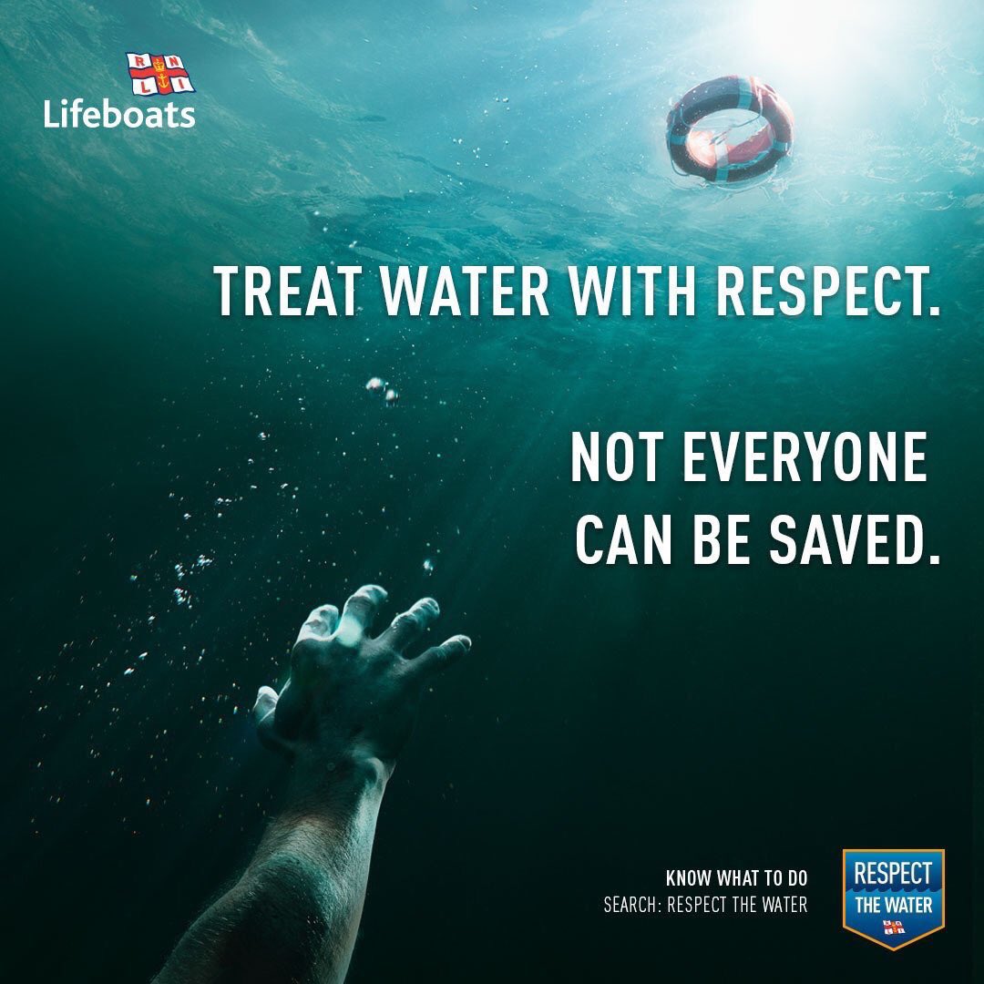 CoastguardJM's tweet image. So #ChristmasEveEve🎅🏻 is upon us! Having an amazing time &amp;amp; enjoy a few drinks🍻🥂? Please Stay Away from 🌊THE SEA 💧RIVERS💧CANALS etc. 
👉COLD WATER SHOCK CAN KILL! A visit from the police is not the #Christmas present any family wants! #RespectTheWater #DontDrinkandDrown