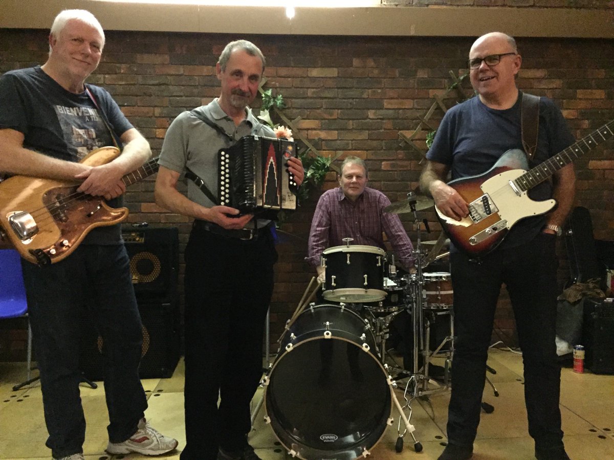 Farnham's Hog's Back Band play the music at 
Grayshott Folk Club's Barn Dance/Ceilidh 
Sat. 27th Jan. 2018 at 7.30pm (it's Burns' Night too). 
Lisa Purkiss is the caller.
Grayshott Village Hall, Headley Road, Grayshott, 
Nr. HINDHEAD, Surrey GU26 6TZ
Tix £12 Call Des 01428 607096
